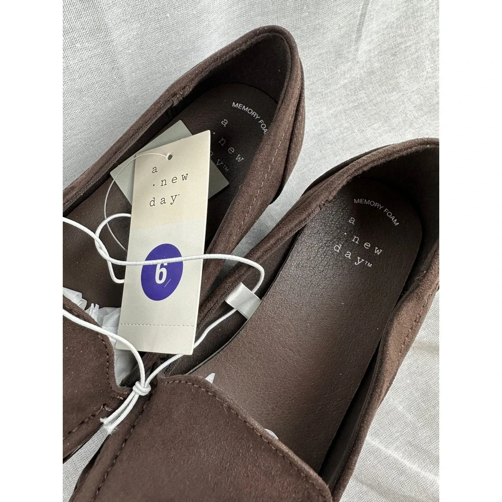 A New Day Womens Brown Faux Suede Memory Foam Slip On Loafers Size 6 NEW